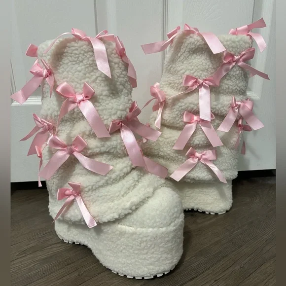 NWOB Dolls Kill / Sugar Thrillz Pinky Promise Snuggle Wonderland Platform Boots - Picture 2 of 6